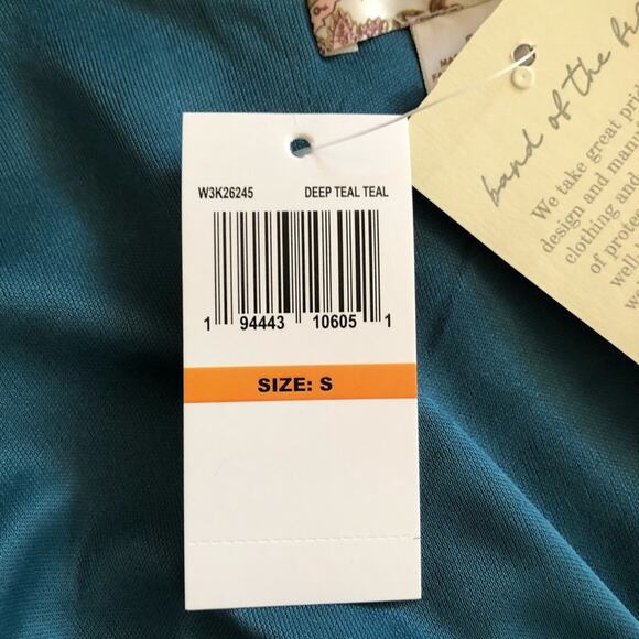 Band Of The Free NWT Sybille Flirty V Neck Wrap Front Teal Floral Crop Top Small - Picture 13 of 16